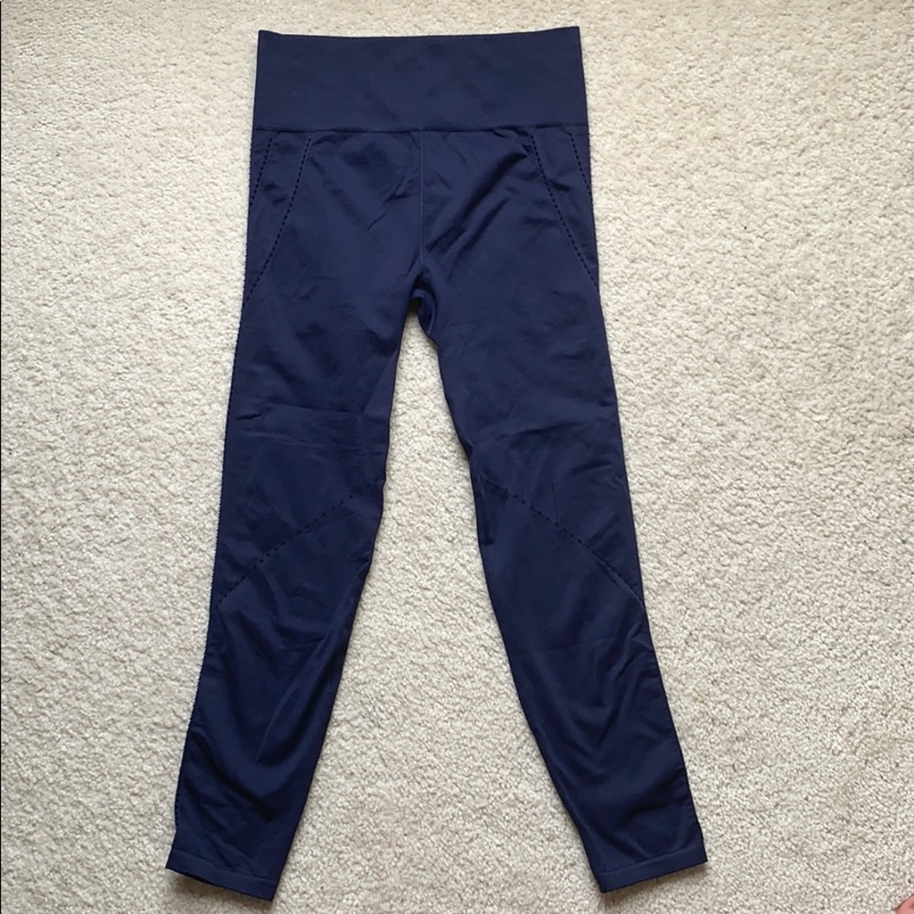 FABLETICS High-Waisted Seamless Dot Capri